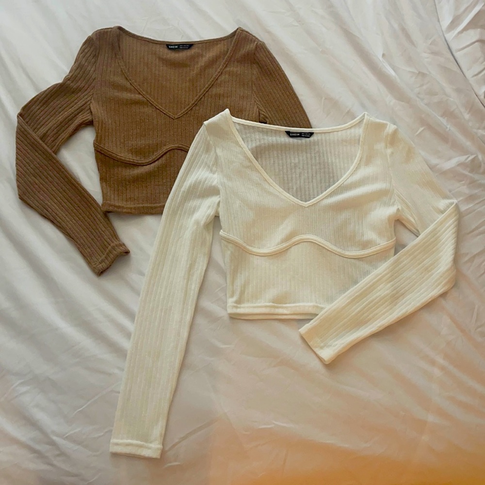 2 Long Sleeved Cropped Top